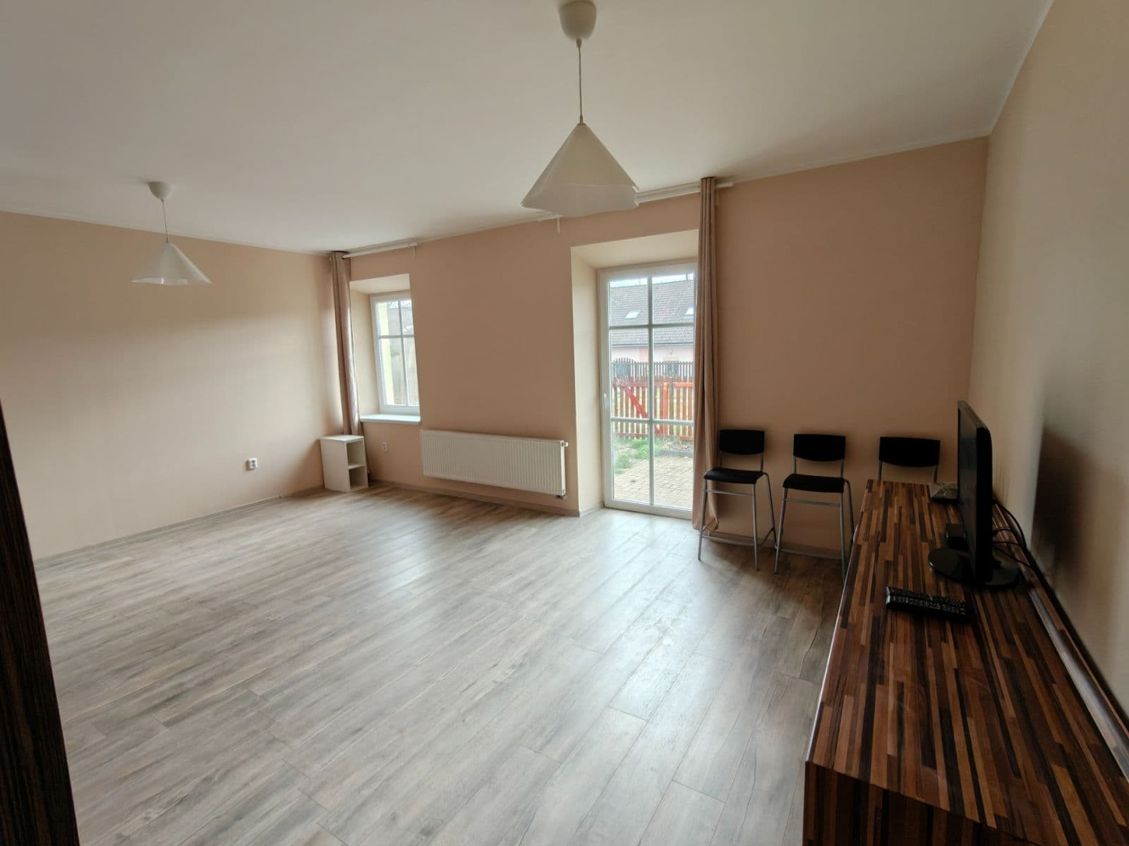 Pronájem bytu 1+kk 36 m², Kaštanová, Milovice, Středočeský kraj Pronájem bytu 1+kk 36 m², Kaštanová, Milovice, Středočeský kraj