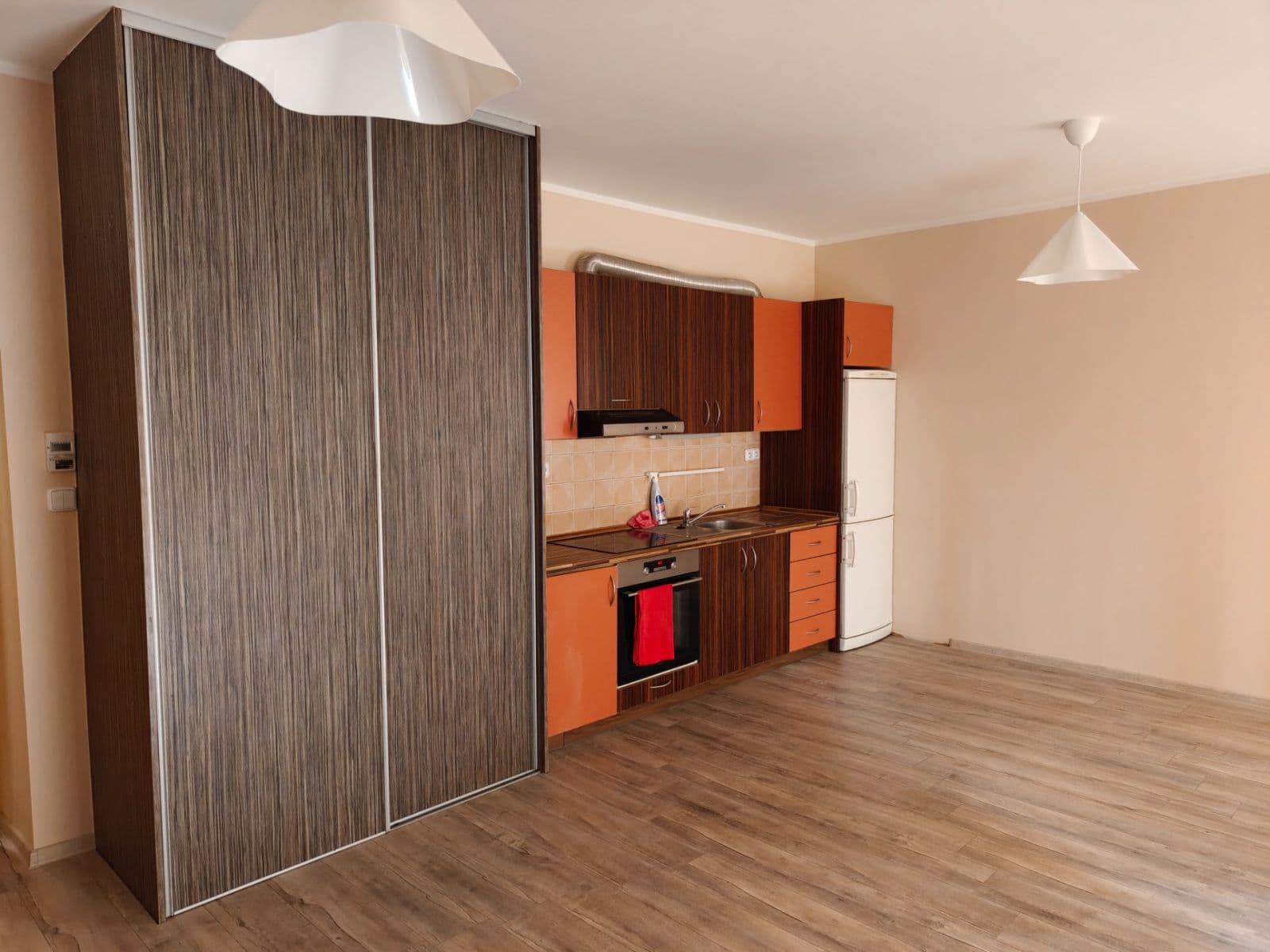 Pronájem bytu 1+kk 36 m², Kaštanová, Milovice, Středočeský kraj Pronájem bytu 1+kk 36 m², Kaštanová, Milovice, Středočeský kraj