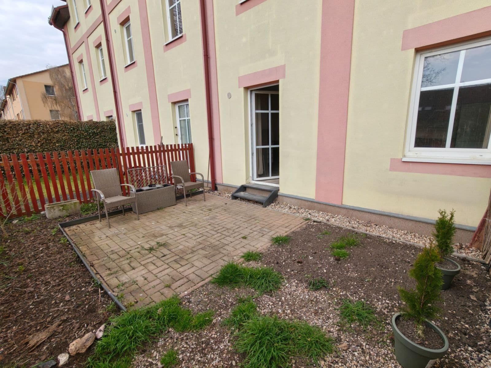 Pronájem bytu 1+kk 36 m², Kaštanová, Milovice, Středočeský kraj Pronájem bytu 1+kk 36 m², Kaštanová, Milovice, Středočeský kraj