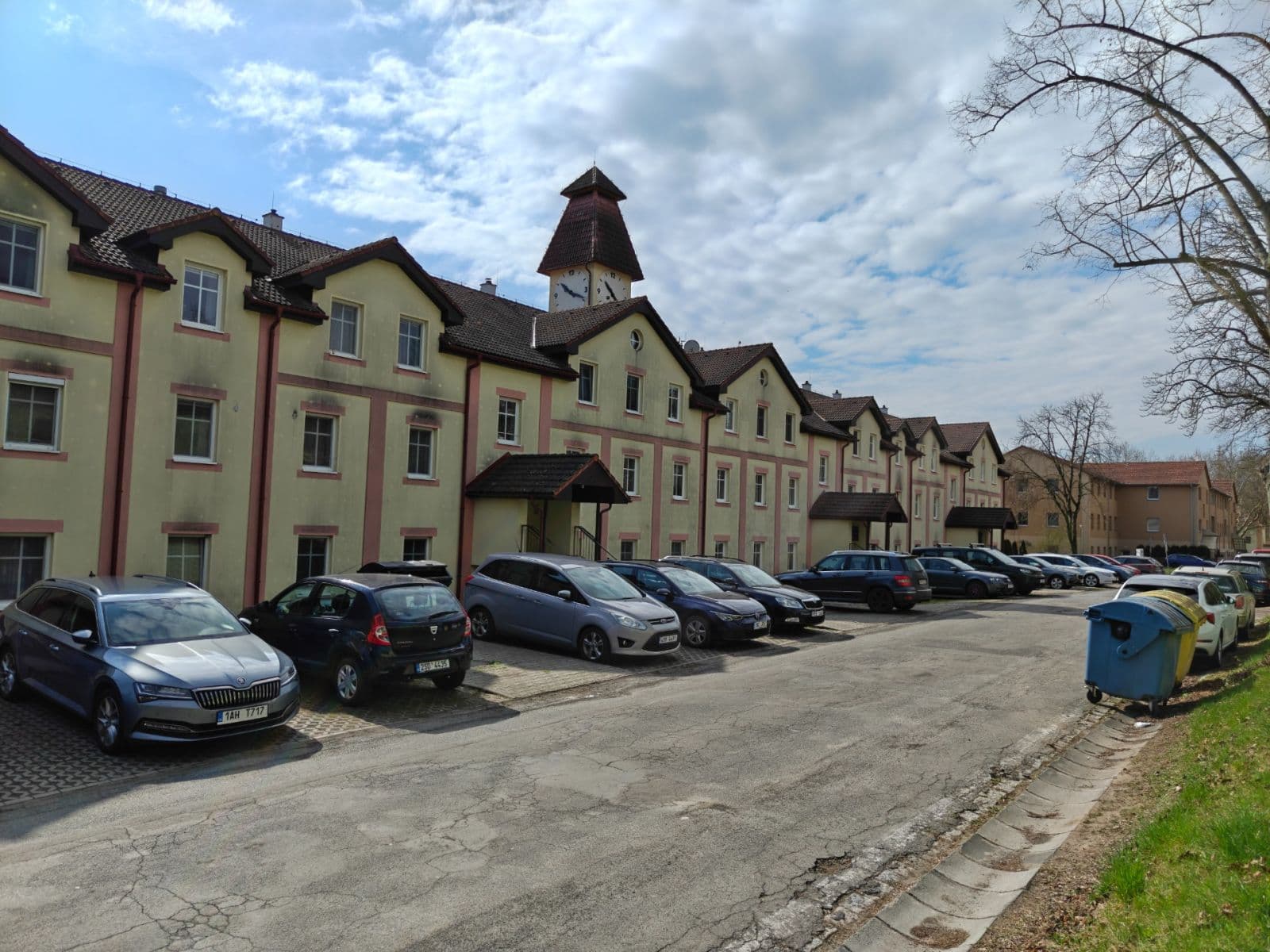 Pronájem bytu 1+kk 36 m², Kaštanová, Milovice, Středočeský kraj Pronájem bytu 1+kk 36 m², Kaštanová, Milovice, Středočeský kraj