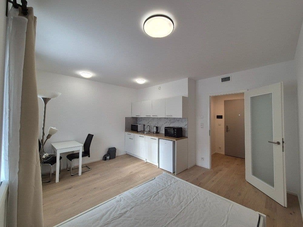 Pronájem bytu 1+kk 27 m², Mezitraťová, Praha, Praha Pronájem bytu 1+kk 27 m², Mezitraťová, Praha, Praha