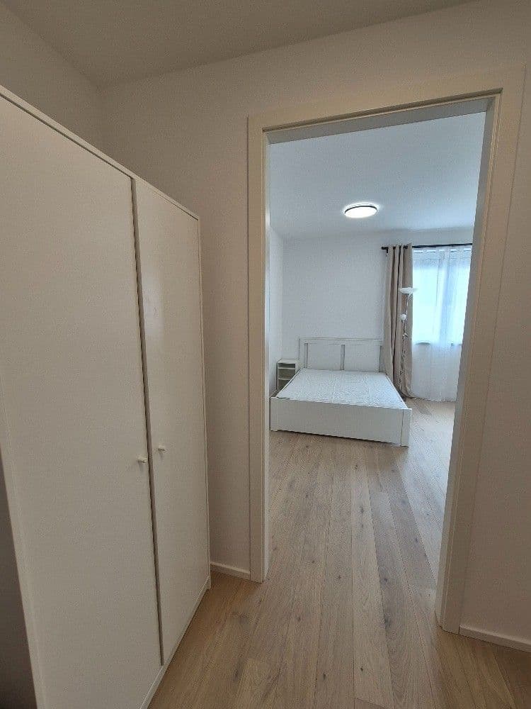 Pronájem bytu 1+kk 27 m², Mezitraťová, Praha, Praha Pronájem bytu 1+kk 27 m², Mezitraťová, Praha, Praha