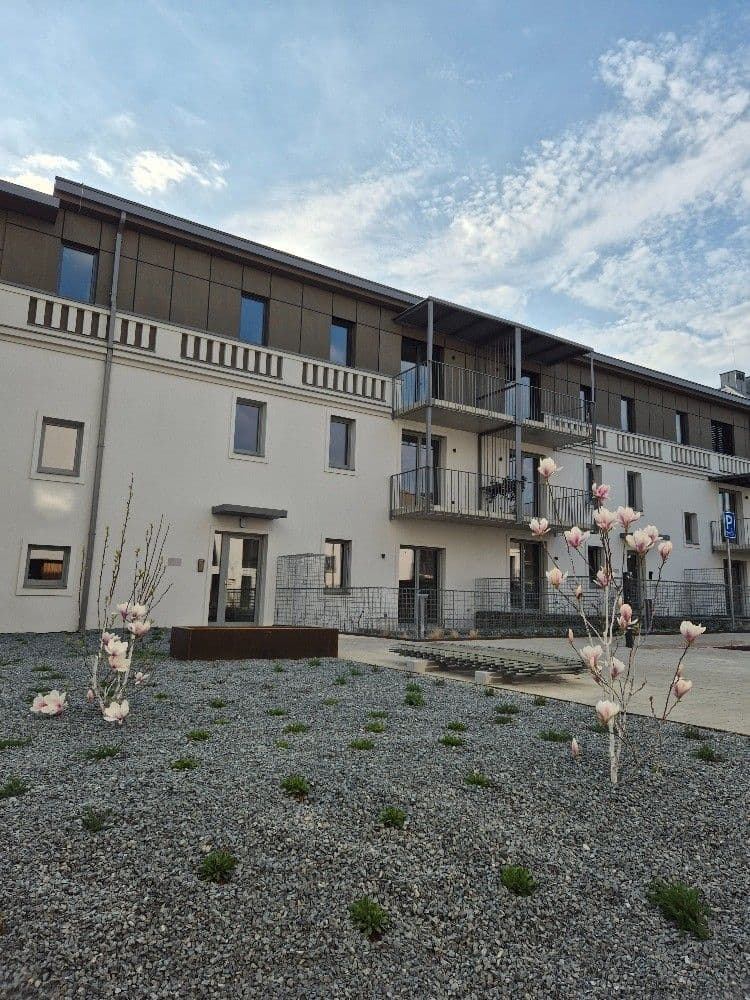 Pronájem bytu 1+kk 27 m², Mezitraťová, Praha, Praha Pronájem bytu 1+kk 27 m², Mezitraťová, Praha, Praha