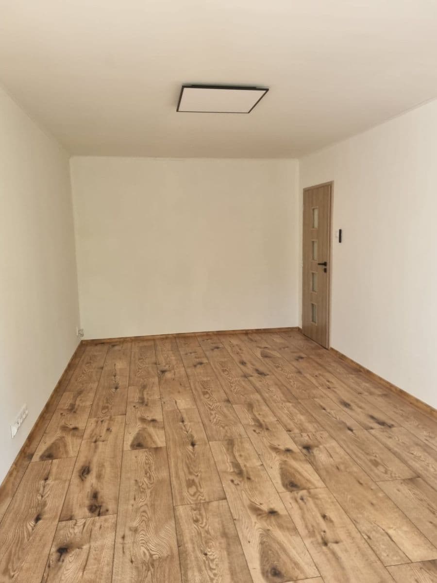 Prodej bytu 2+kk 57 m², Hrdlovská, Osek, Ústecký kraj Prodej bytu 2+kk 57 m², Hrdlovská, Osek, Ústecký kraj