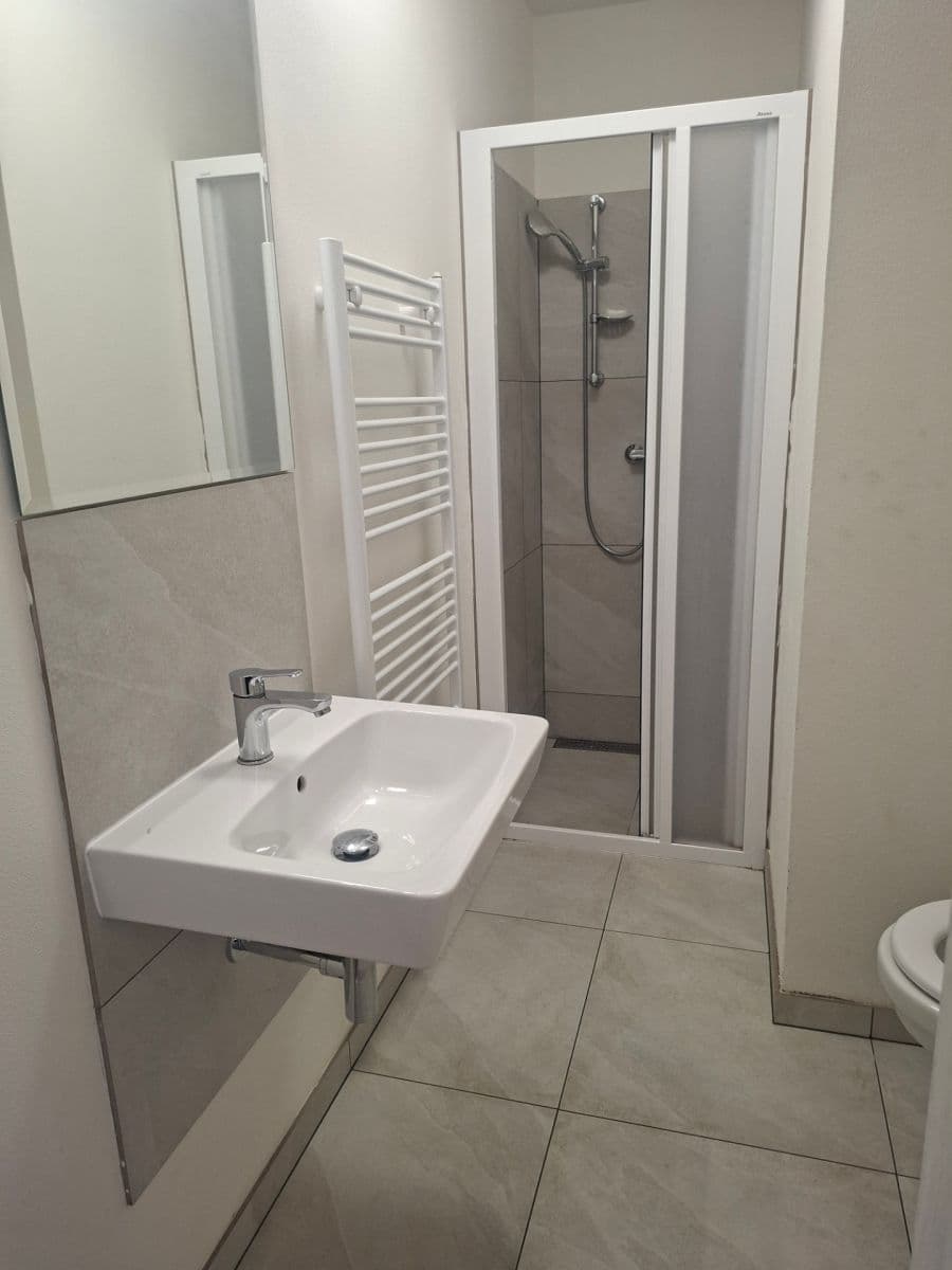 Pronájem bytu 1+kk 20 m², Nová ulice, Střelice, Jihomoravský kraj Pronájem bytu 1+kk 20 m², Nová ulice, Střelice, Jihomoravský kraj