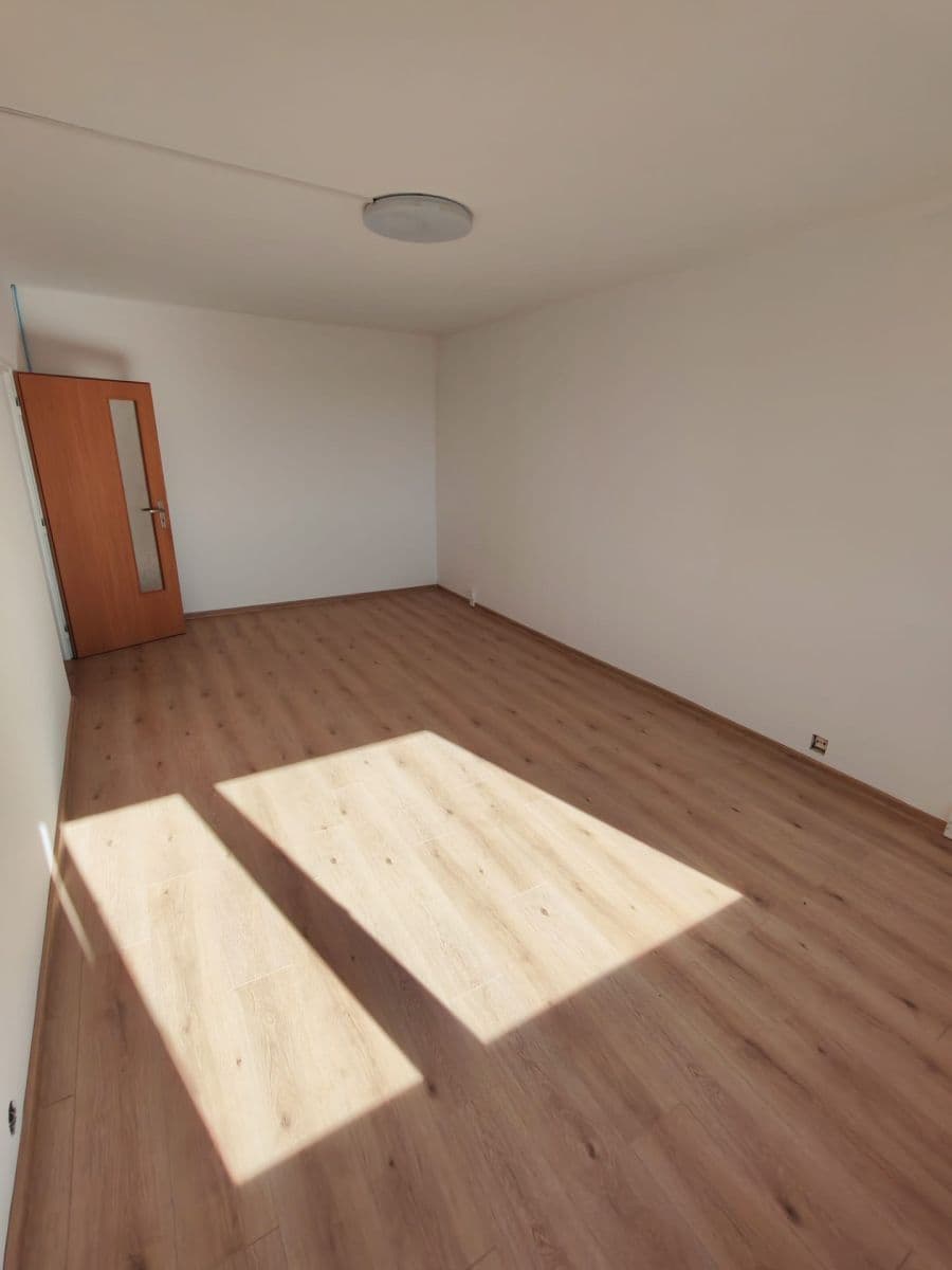 Pronájem bytu 2+1 65 m², Jizerská, Ústí nad Labem, Ústecký kraj Pronájem bytu 2+1 65 m², Jizerská, Ústí nad Labem, Ústecký kraj