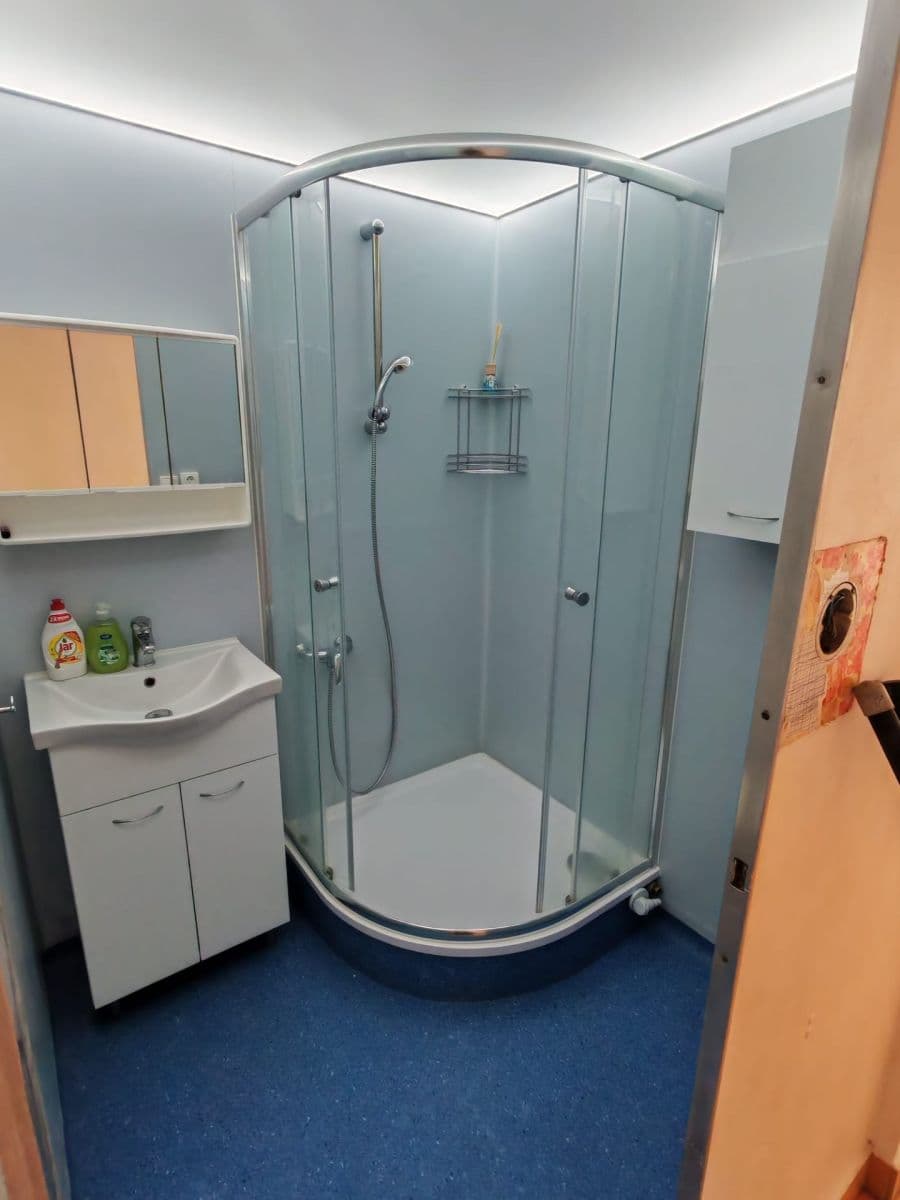 Pronájem bytu 2+1 65 m², Jizerská, Ústí nad Labem, Ústecký kraj Pronájem bytu 2+1 65 m², Jizerská, Ústí nad Labem, Ústecký kraj