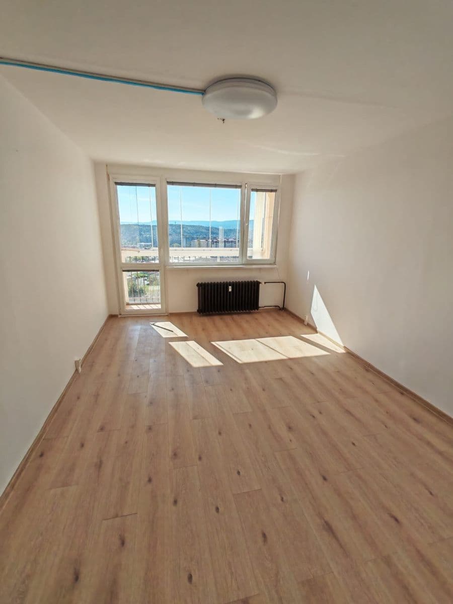 Pronájem bytu 2+1 65 m², Jizerská, Ústí nad Labem, Ústecký kraj Pronájem bytu 2+1 65 m², Jizerská, Ústí nad Labem, Ústecký kraj