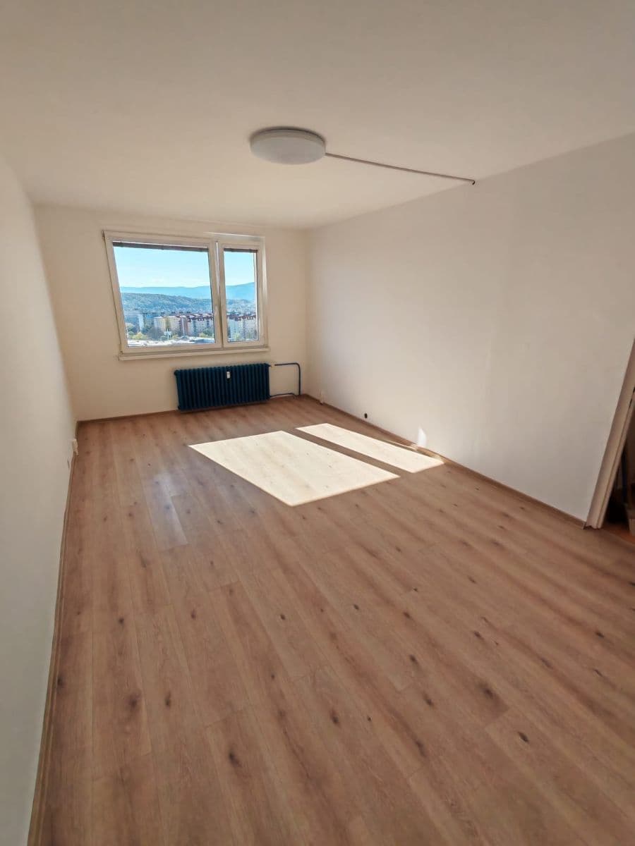 Pronájem bytu 2+1 65 m², Jizerská, Ústí nad Labem, Ústecký kraj Pronájem bytu 2+1 65 m², Jizerská, Ústí nad Labem, Ústecký kraj