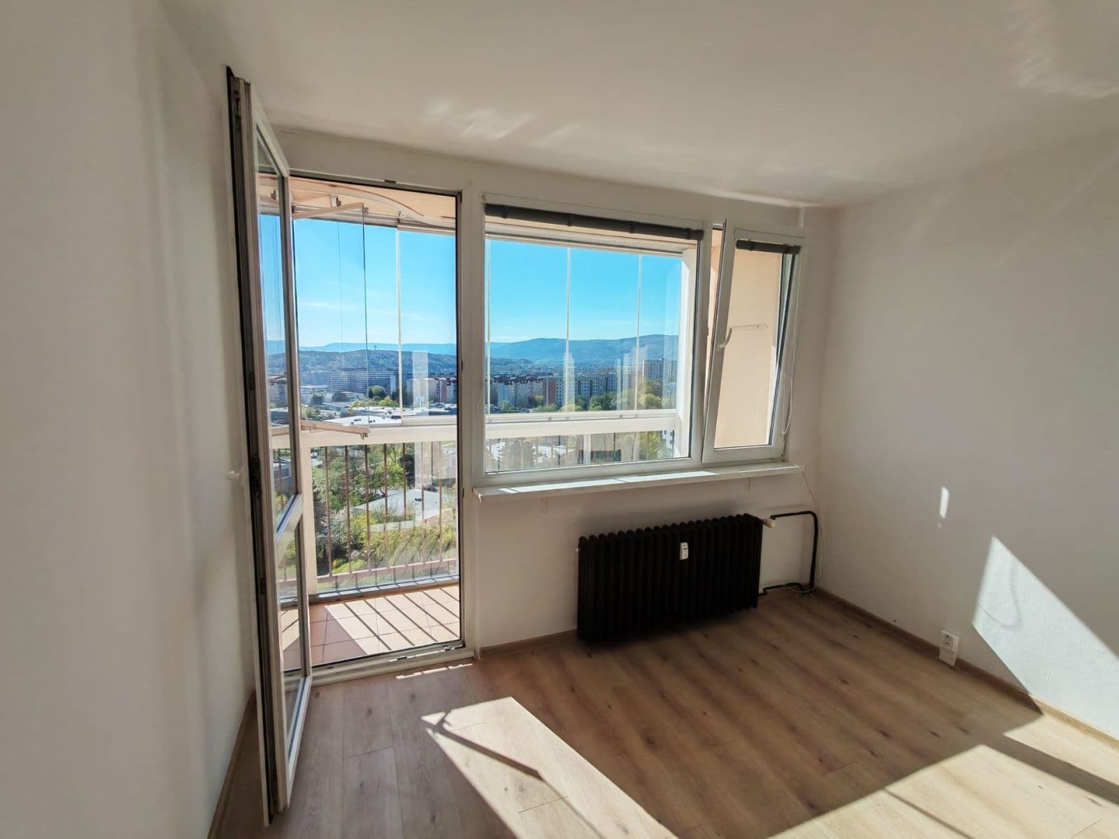 Pronájem bytu 2+1 65 m², Jizerská, Ústí nad Labem, Ústecký kraj Pronájem bytu 2+1 65 m², Jizerská, Ústí nad Labem, Ústecký kraj