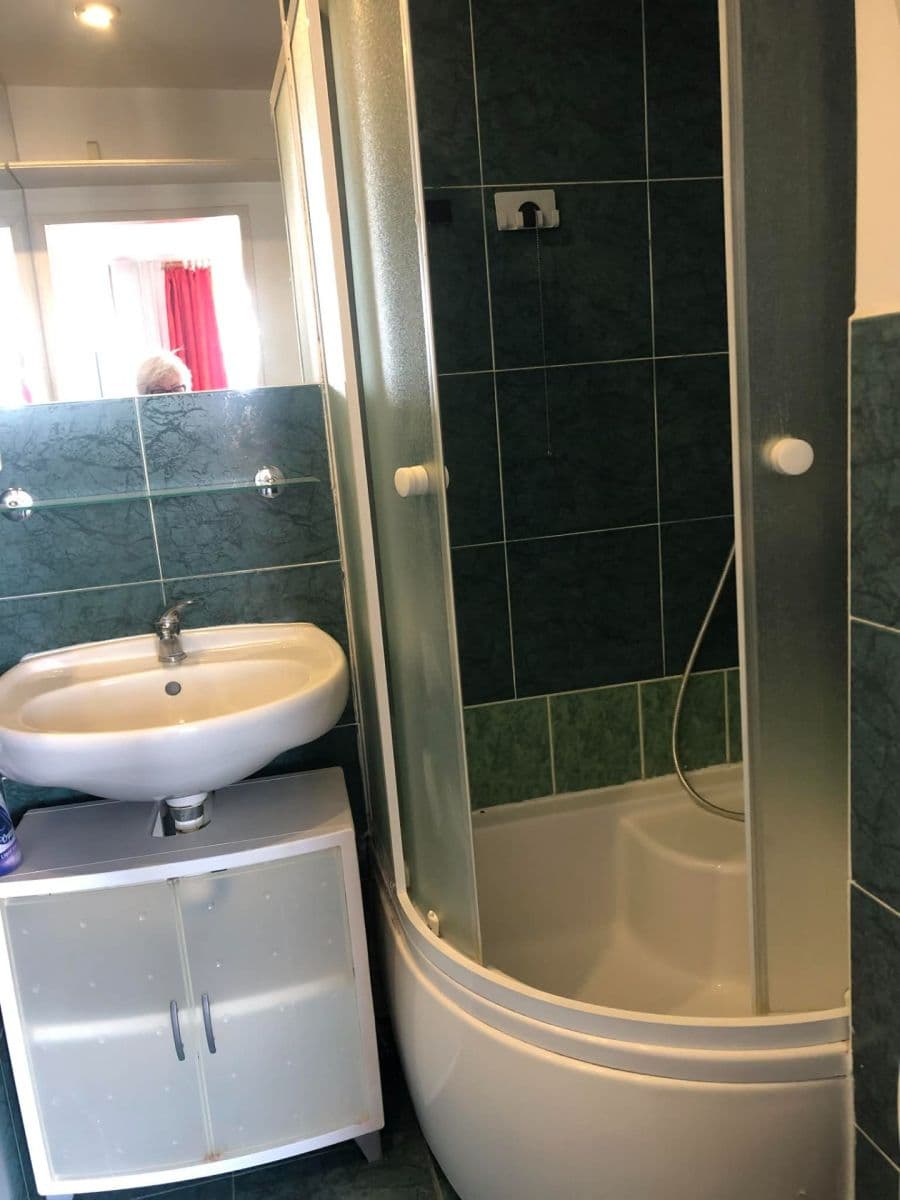 Pronájem bytu 1+kk 29 m², J. Valčíka, Otrokovice, Zlínský kraj Pronájem bytu 1+kk 29 m², J. Valčíka, Otrokovice, Zlínský kraj