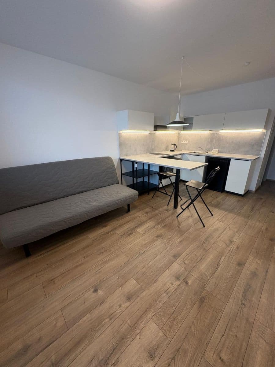 Pronájem bytu Garsoniéra 33 m², Trnava, Trnavský kraj Pronájem bytu Garsoniéra 33 m², Trnava, Trnavský kraj