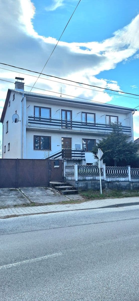 Prodej domu 240 m², pozemek 1.190 m², Horná Ves, Trenčiansky kraj Prodej domu 240 m², pozemek 1.190 m², Horná Ves, Trenčiansky kraj