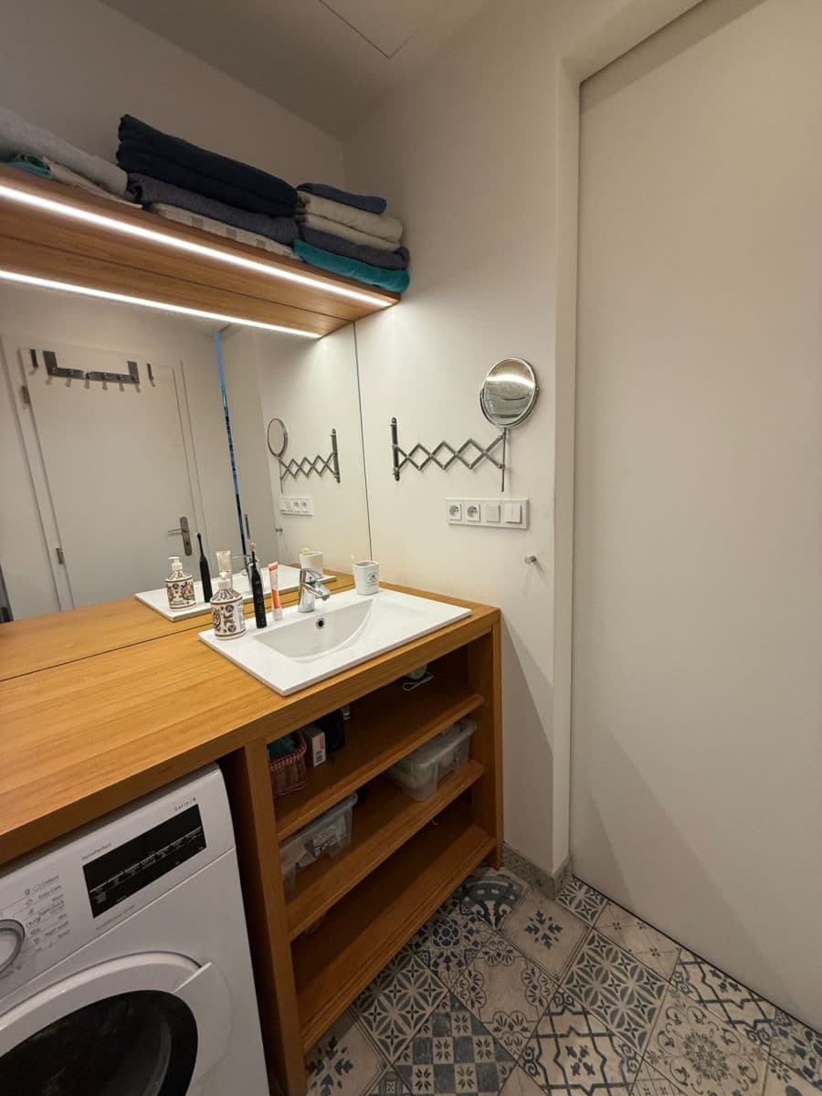 Prodej bytu 2+kk 50 m², Osadní, Praha, Praha Prodej bytu 2+kk 50 m², Osadní, Praha, Praha