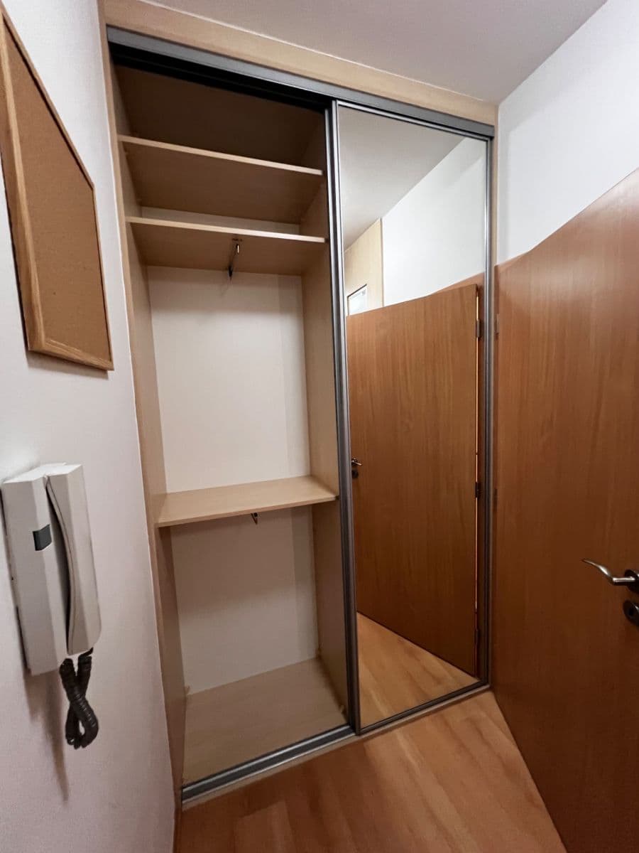 Pronájem bytu 2+kk 43 m², Vladycká, Praha, Praha Pronájem bytu 2+kk 43 m², Vladycká, Praha, Praha