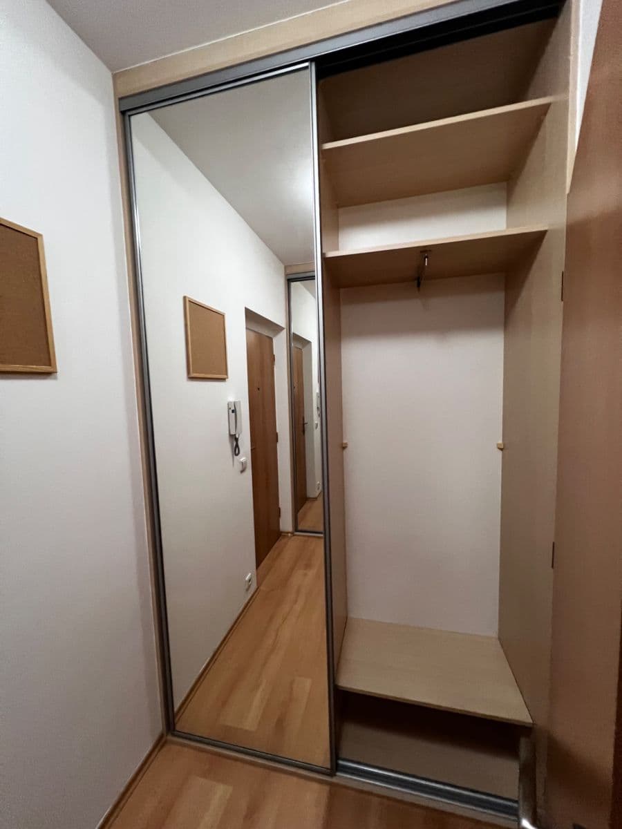 Pronájem bytu 2+kk 43 m², Vladycká, Praha, Praha Pronájem bytu 2+kk 43 m², Vladycká, Praha, Praha
