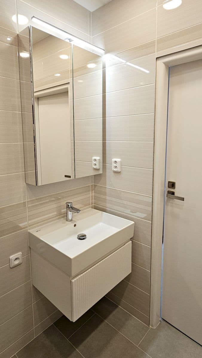 Pronájem bytu Garsoniéra 28 m², Heřmanova, Praha, Praha Pronájem bytu Garsoniéra 28 m², Heřmanova, Praha, Praha