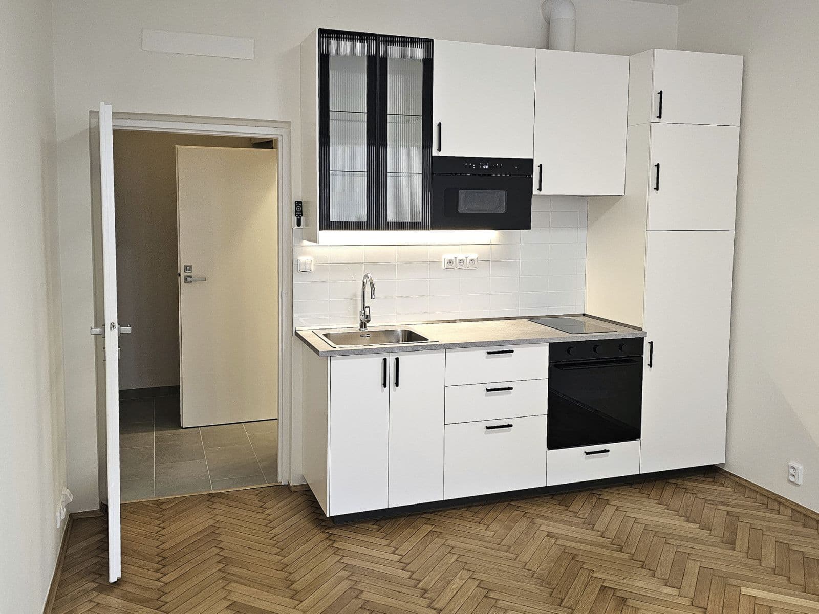 Pronájem bytu Garsoniéra 28 m², Heřmanova, Praha, Praha Pronájem bytu Garsoniéra 28 m², Heřmanova, Praha, Praha
