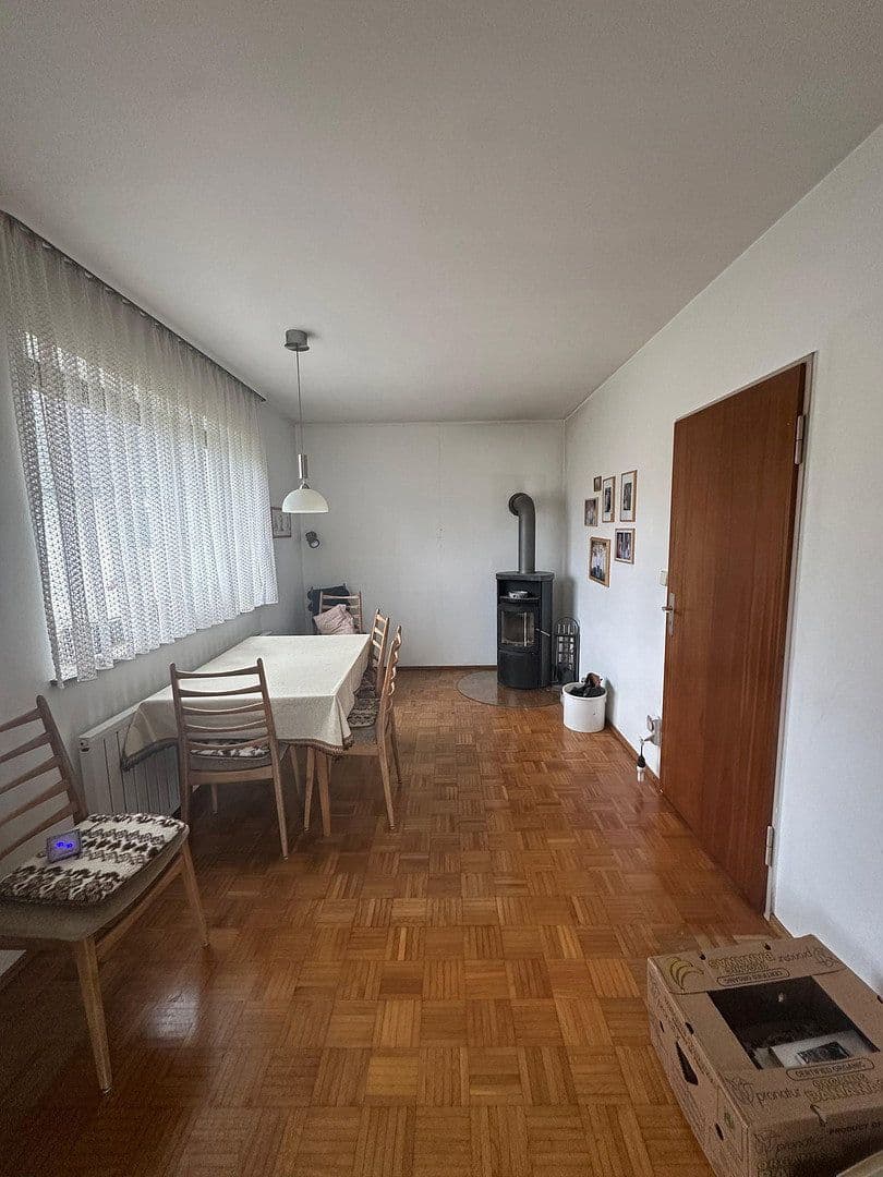 Prodej domu 185 m², pozemek 1.050 m², Frauenstraße 44, Bernstadt, Bádensko-Württembersko Prodej domu 185 m², pozemek 1.050 m², Frauenstraße 44, Bernstadt, Bádensko-Württembersko