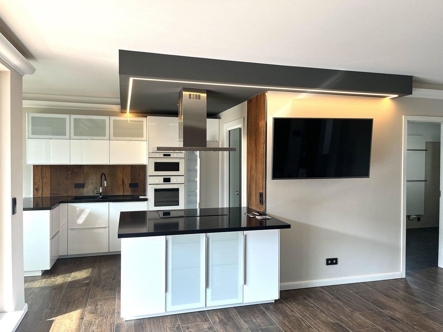 Pronájem bytu 3+1 92 m², Schwerin, Mecklenburg-Vorpommern Pronájem bytu 3+1 92 m², Schwerin, Mecklenburg-Vorpommern