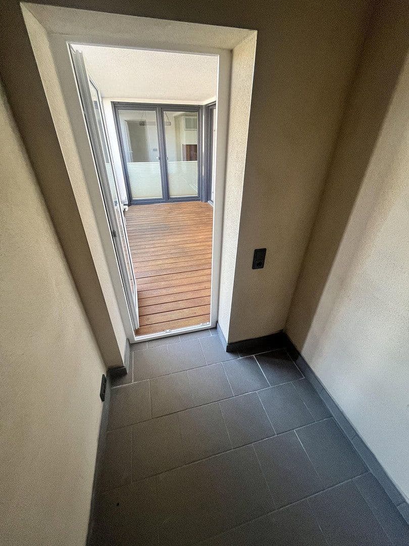 Pronájem bytu 3+1 92 m², Schwerin, Mecklenburg-Vorpommern Pronájem bytu 3+1 92 m², Schwerin, Mecklenburg-Vorpommern