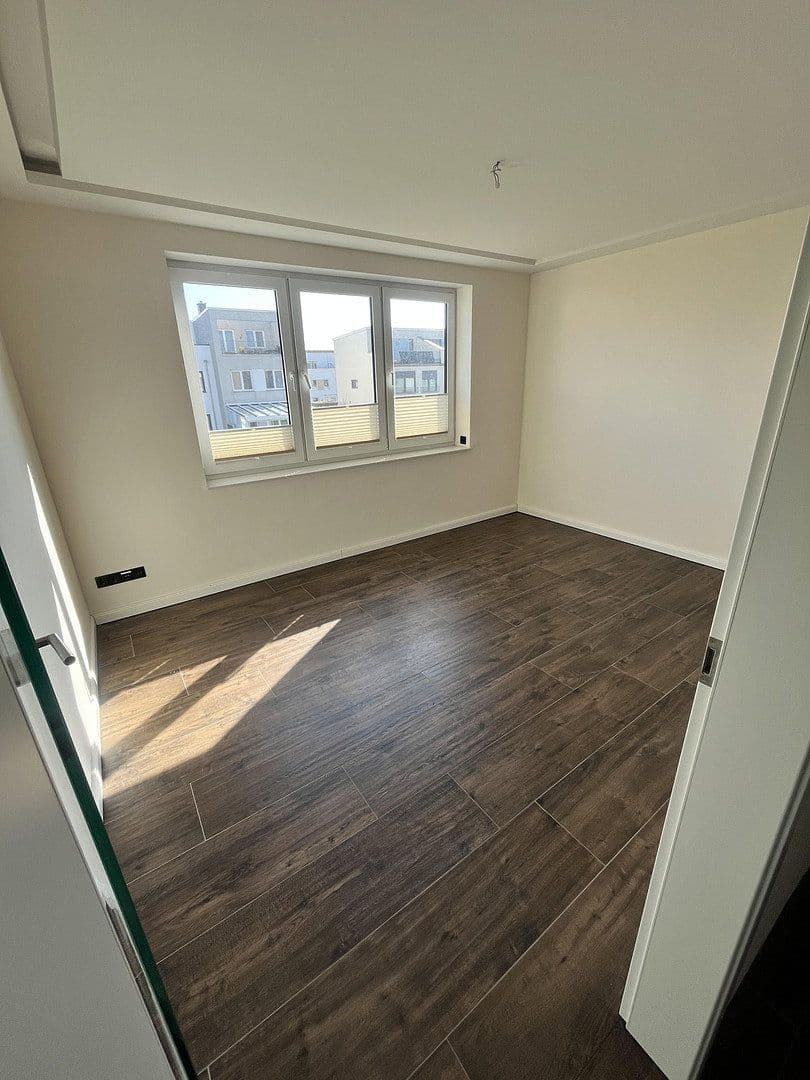 Pronájem bytu 3+1 92 m², Schwerin, Mecklenburg-Vorpommern Pronájem bytu 3+1 92 m², Schwerin, Mecklenburg-Vorpommern