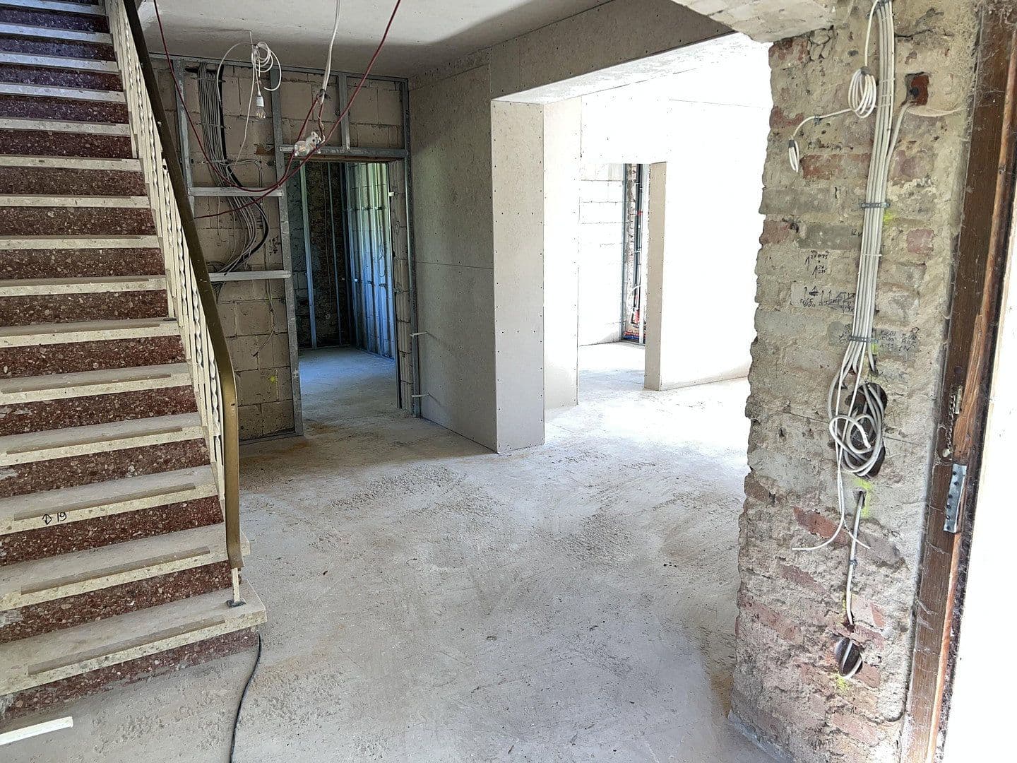 Prodej domu 155 m², pozemek 2.833 m², Neue Mühler Weg 4, Preußisch Oldendorf, Severní Porýní-Vestfálsko Prodej domu 155 m², pozemek 2.833 m², Neue Mühler Weg 4, Preußisch Oldendorf, Severní Porýní-Vestfálsko