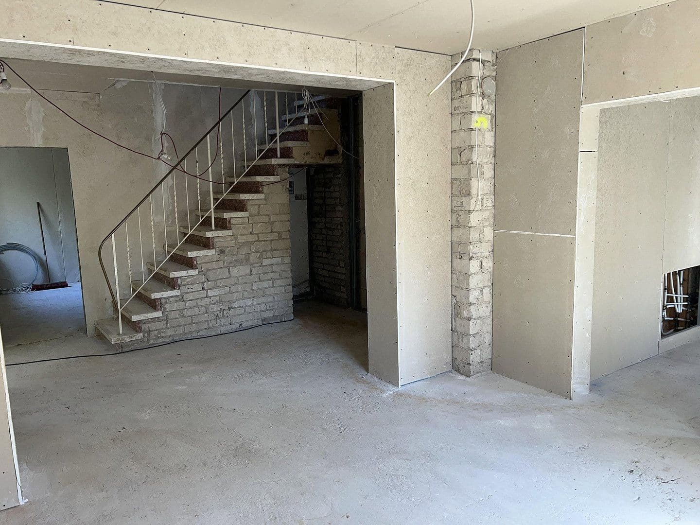 Prodej domu 155 m², pozemek 2.833 m², Neue Mühler Weg 4, Preußisch Oldendorf, Severní Porýní-Vestfálsko Prodej domu 155 m², pozemek 2.833 m², Neue Mühler Weg 4, Preußisch Oldendorf, Severní Porýní-Vestfálsko
