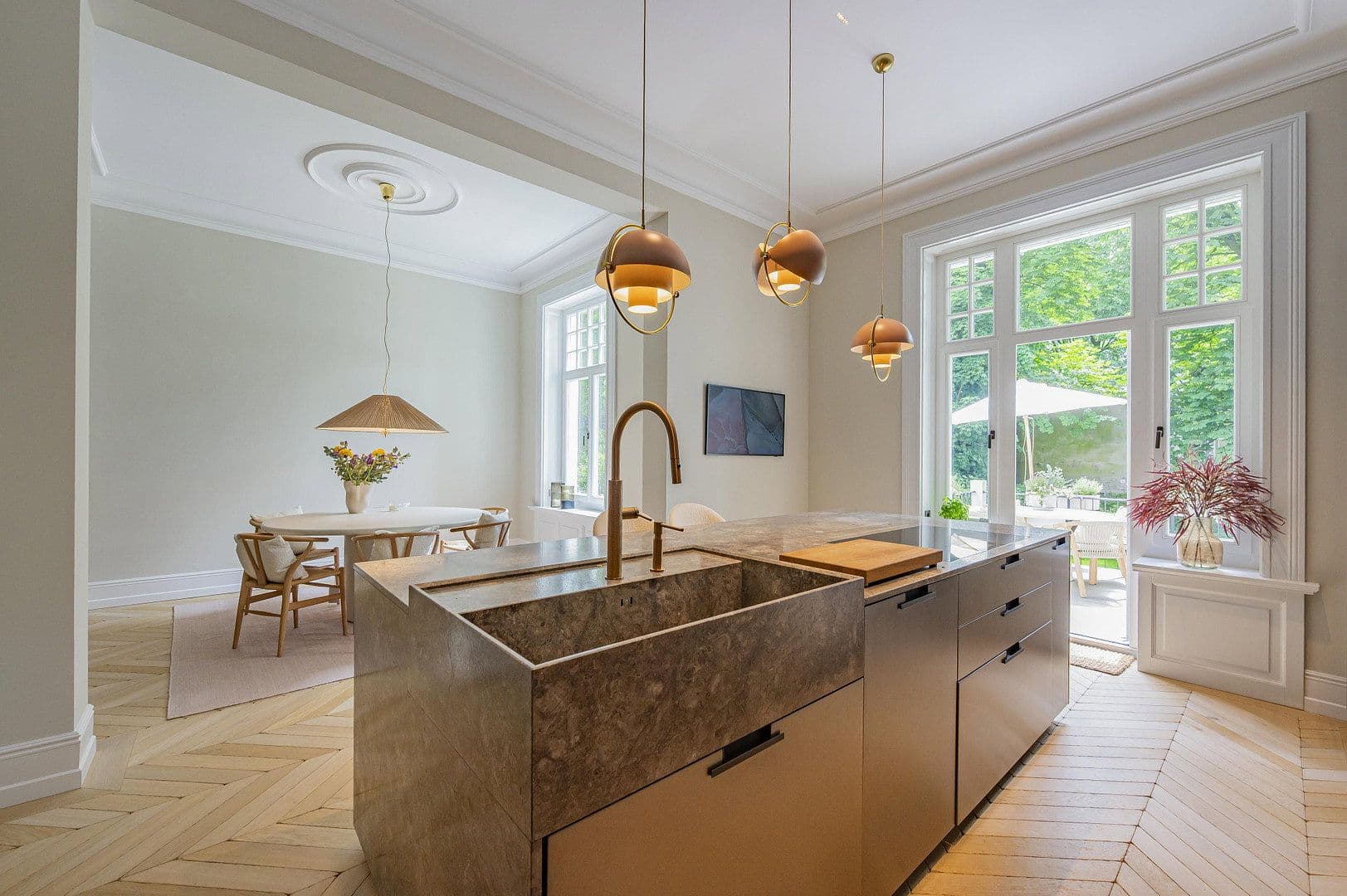 Prodej bytu 4+1 178 m², Hamburg, Hamburg Prodej bytu 4+1 178 m², Hamburg, Hamburg