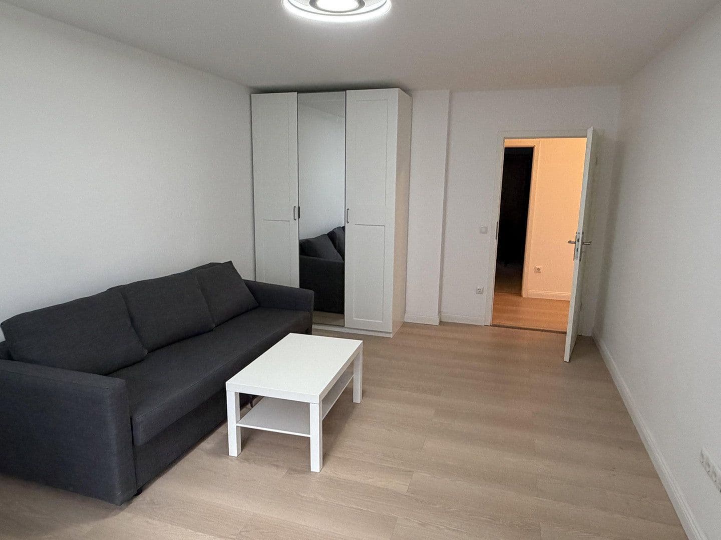 Pronájem bytu 3+1 74 m², Wastl-Witt-Str. 7, München, Bavorsko Pronájem bytu 3+1 74 m², Wastl-Witt-Str. 7, München, Bavorsko