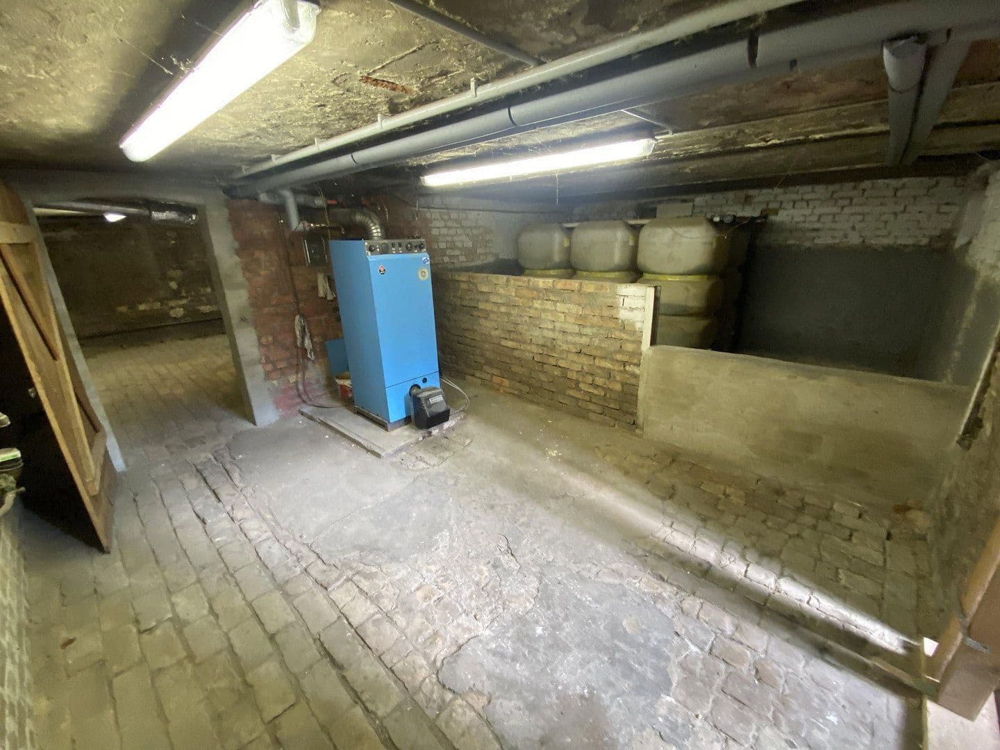 Prodej domu 210 m², pozemek 5.594 m², Klosterwalder Dorfstraße 40, Templin, Braniborsko Prodej domu 210 m², pozemek 5.594 m², Klosterwalder Dorfstraße 40, Templin, Braniborsko