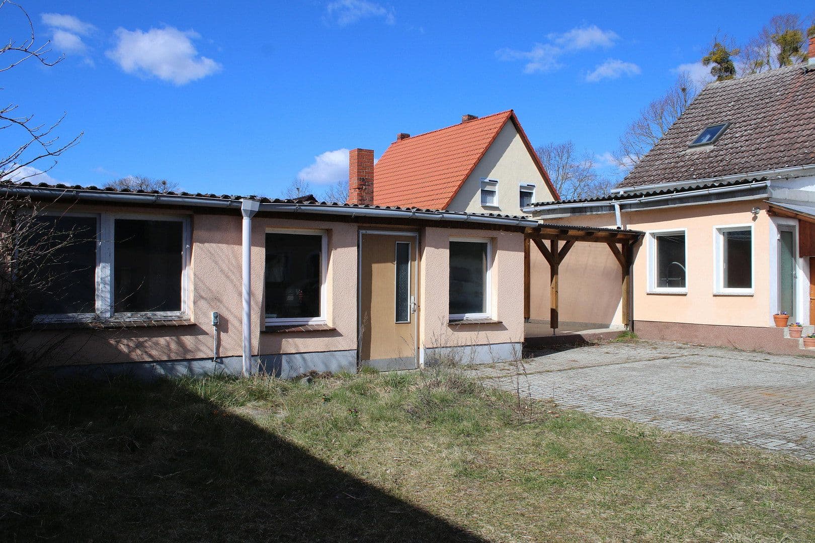 Prodej domu 210 m², pozemek 5.594 m², Klosterwalder Dorfstraße 40, Templin, Braniborsko Prodej domu 210 m², pozemek 5.594 m², Klosterwalder Dorfstraße 40, Templin, Braniborsko