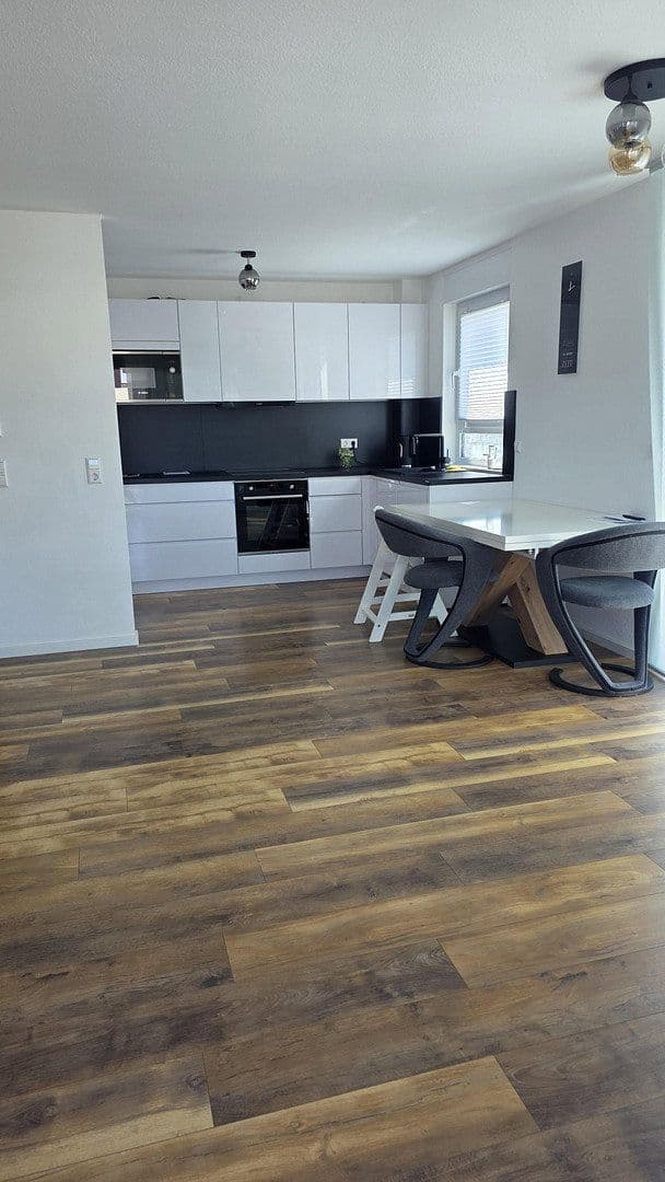 Pronájem bytu 3+1 93 m², Karlsdorf-Neuthard, Bádensko-Württembersko Pronájem bytu 3+1 93 m², Karlsdorf-Neuthard, Bádensko-Württembersko