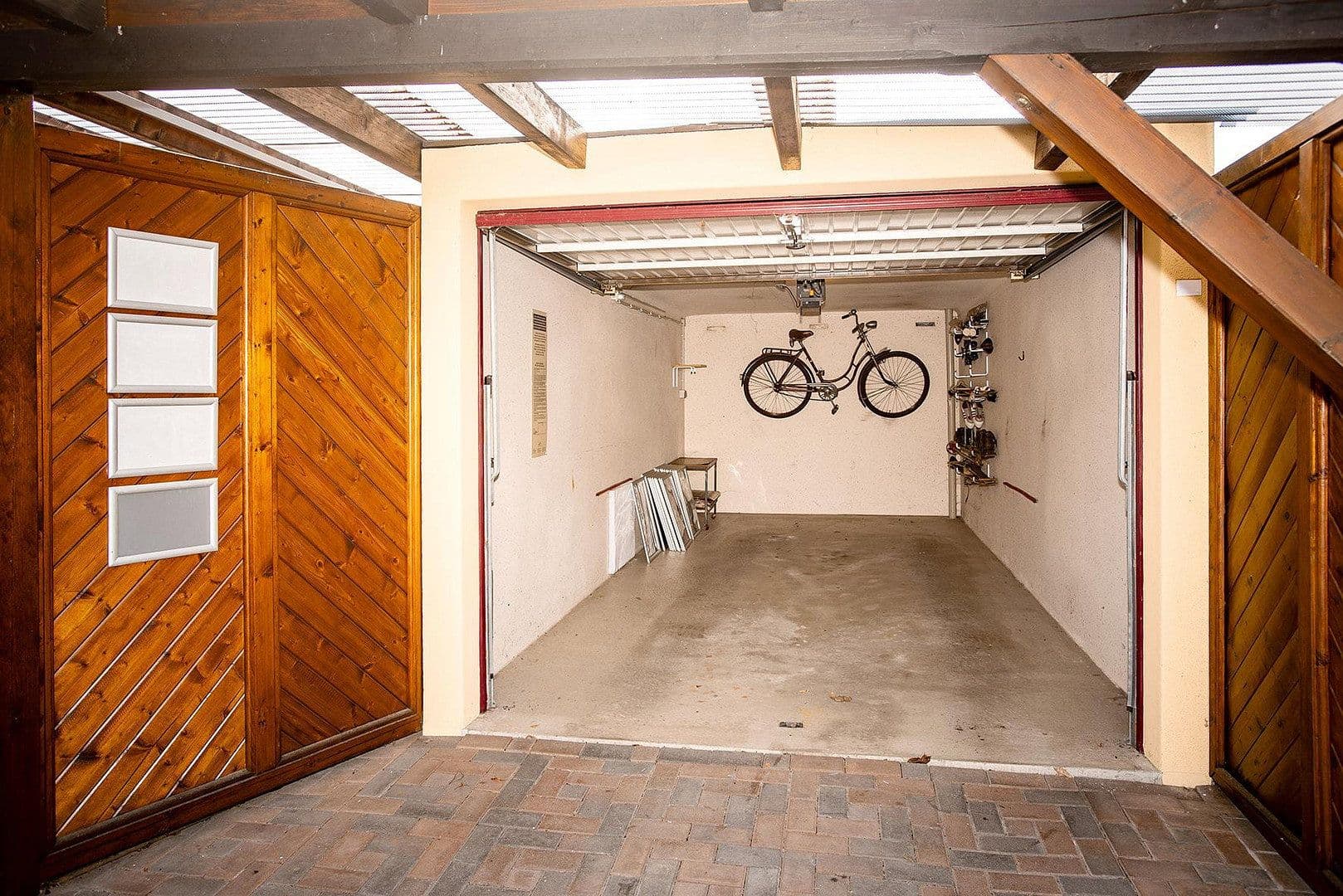 Prodej domu 140 m², pozemek 852 m², Bgm.-Feldbauer-Str. 15, Roding, Bavorsko Prodej domu 140 m², pozemek 852 m², Bgm.-Feldbauer-Str. 15, Roding, Bavorsko