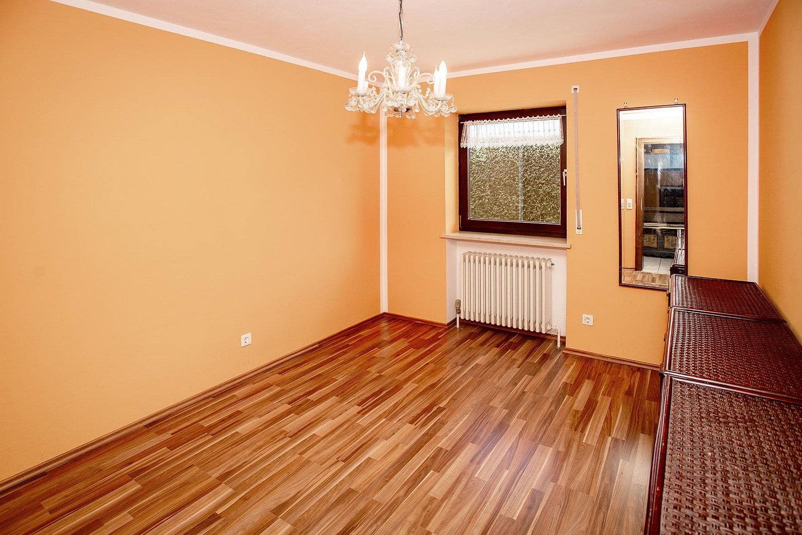 Prodej domu 140 m², pozemek 852 m², Bgm.-Feldbauer-Str. 15, Roding, Bavorsko Prodej domu 140 m², pozemek 852 m², Bgm.-Feldbauer-Str. 15, Roding, Bavorsko