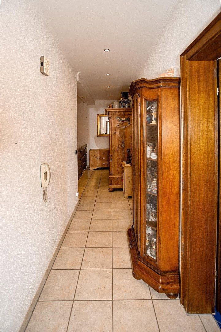 Prodej domu 140 m², pozemek 852 m², Bgm.-Feldbauer-Str. 15, Roding, Bavorsko Prodej domu 140 m², pozemek 852 m², Bgm.-Feldbauer-Str. 15, Roding, Bavorsko