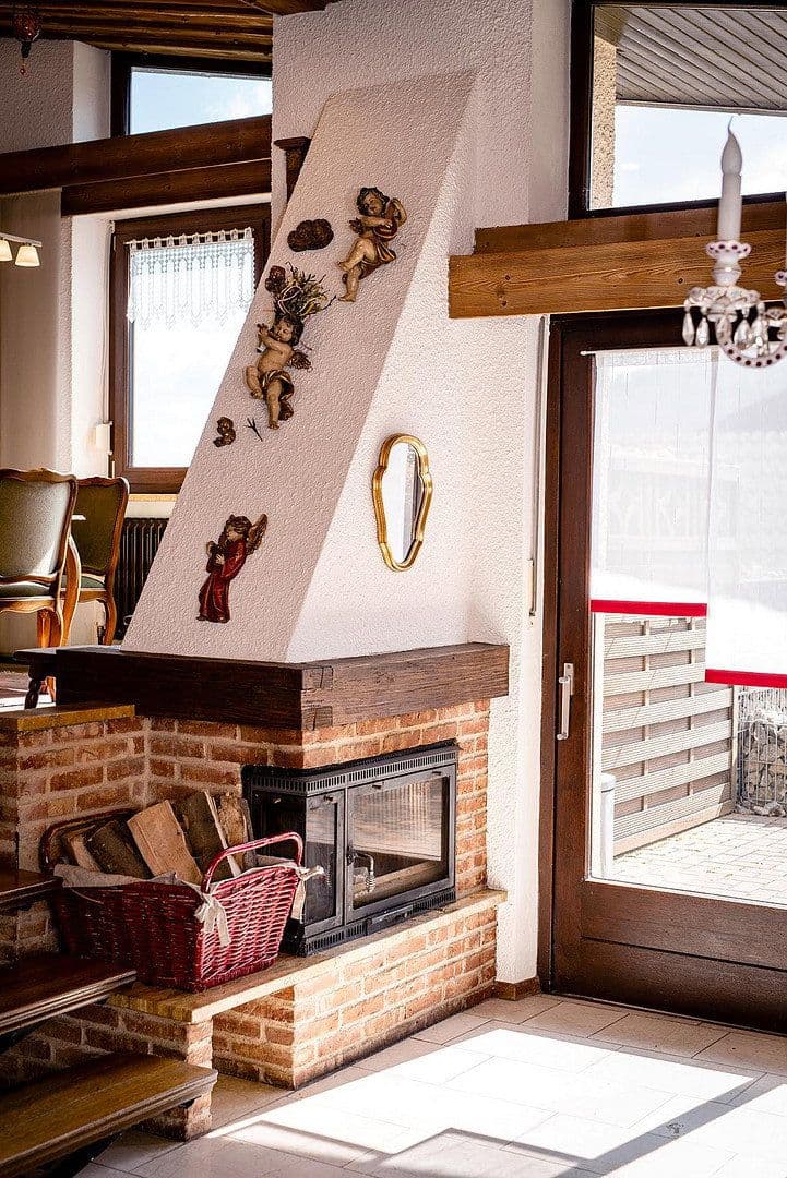 Prodej domu 140 m², pozemek 852 m², Bgm.-Feldbauer-Str. 15, Roding, Bavorsko Prodej domu 140 m², pozemek 852 m², Bgm.-Feldbauer-Str. 15, Roding, Bavorsko