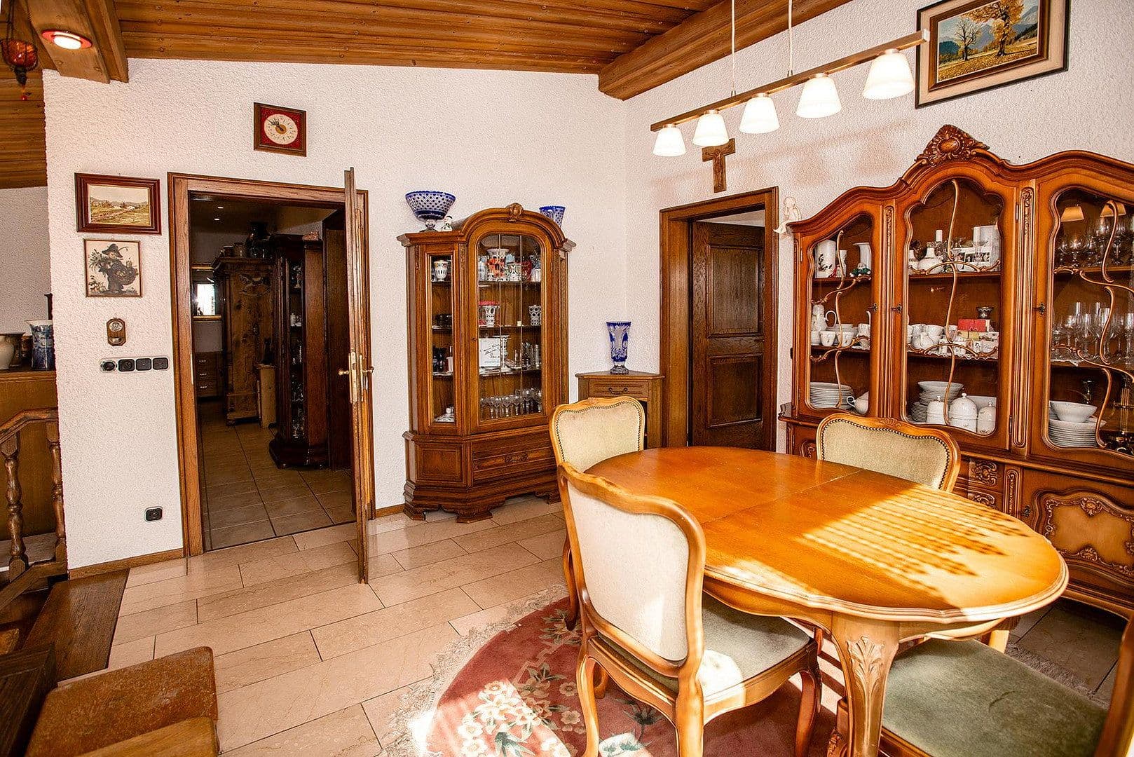 Prodej domu 140 m², pozemek 852 m², Bgm.-Feldbauer-Str. 15, Roding, Bavorsko Prodej domu 140 m², pozemek 852 m², Bgm.-Feldbauer-Str. 15, Roding, Bavorsko