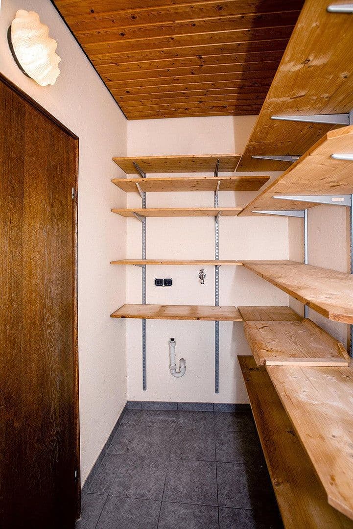 Prodej domu 140 m², pozemek 852 m², Bgm.-Feldbauer-Str. 15, Roding, Bavorsko Prodej domu 140 m², pozemek 852 m², Bgm.-Feldbauer-Str. 15, Roding, Bavorsko