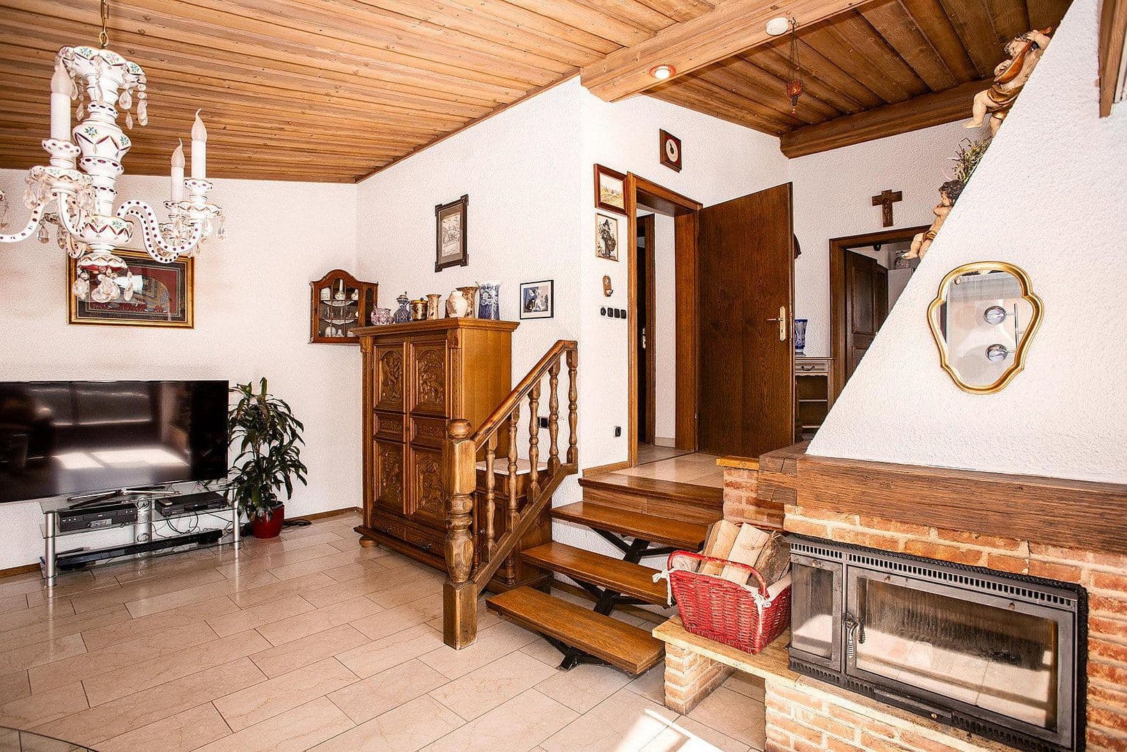 Prodej domu 140 m², pozemek 852 m², Bgm.-Feldbauer-Str. 15, Roding, Bavorsko Prodej domu 140 m², pozemek 852 m², Bgm.-Feldbauer-Str. 15, Roding, Bavorsko