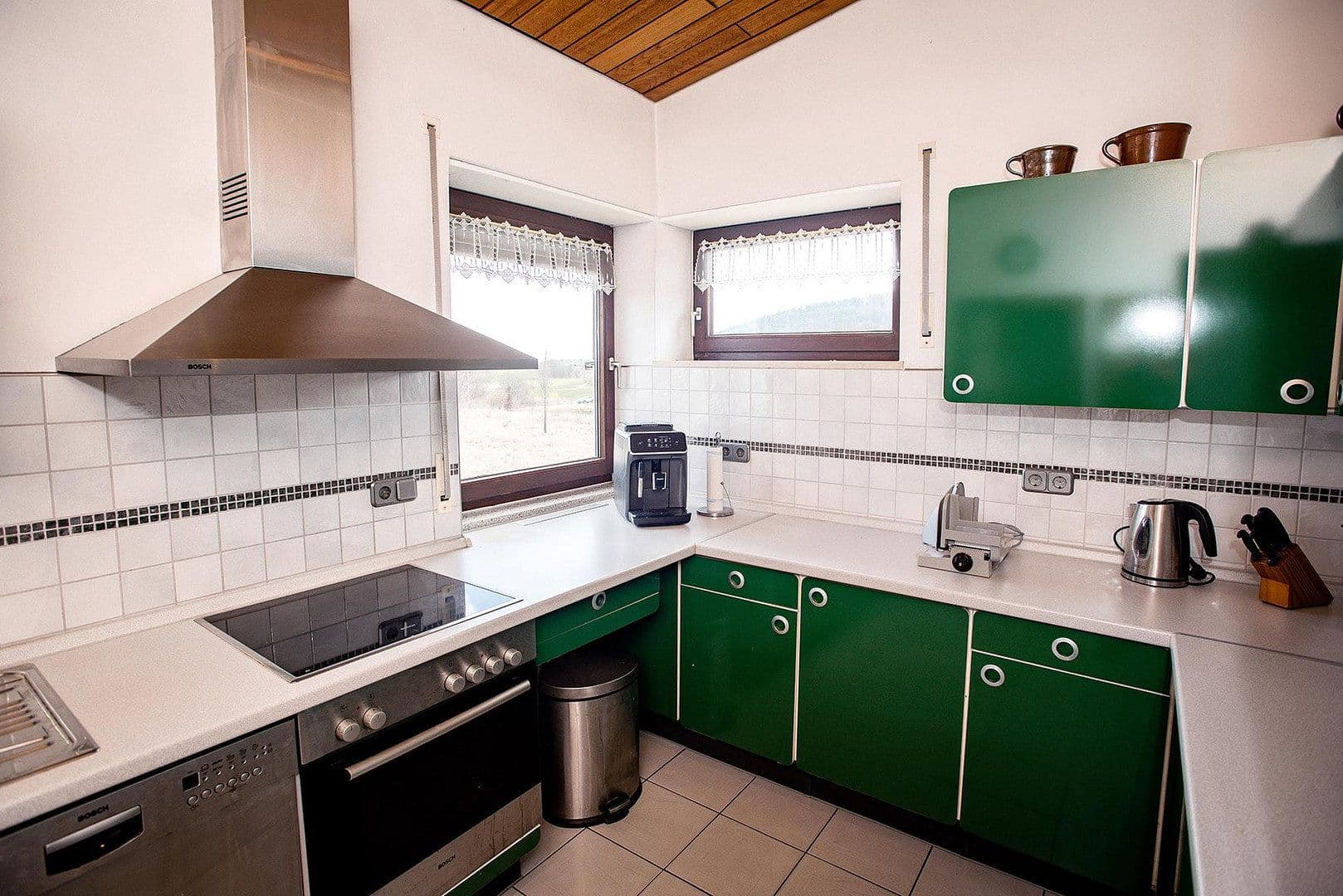 Prodej domu 140 m², pozemek 852 m², Bgm.-Feldbauer-Str. 15, Roding, Bavorsko Prodej domu 140 m², pozemek 852 m², Bgm.-Feldbauer-Str. 15, Roding, Bavorsko