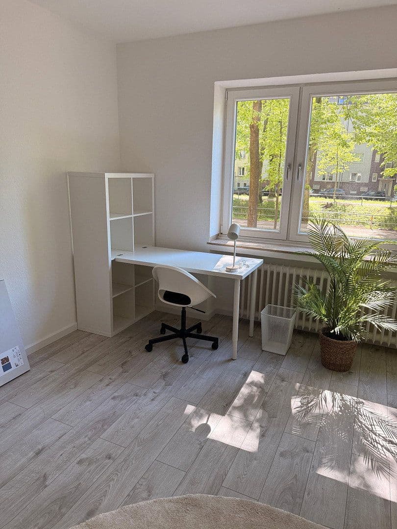 Pronájem bytu 1+1 37 m², Heinrichstr. 105, Düsseldorf, Severní Porýní-Vestfálsko Pronájem bytu 1+1 37 m², Heinrichstr. 105, Düsseldorf, Severní Porýní-Vestfálsko