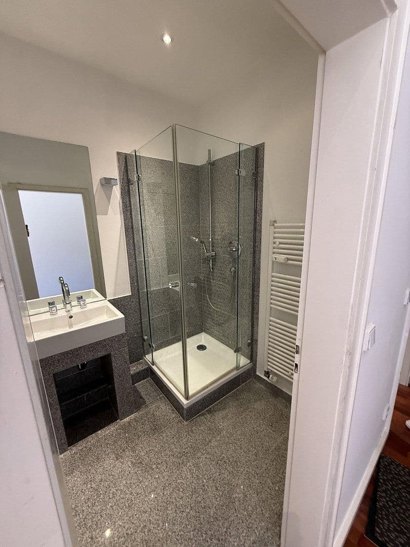 Pronájem bytu 2+kk 95 m², Moltkestraße 127, Köln, Severní Porýní-Vestfálsko Pronájem bytu 2+kk 95 m², Moltkestraße 127, Köln, Severní Porýní-Vestfálsko