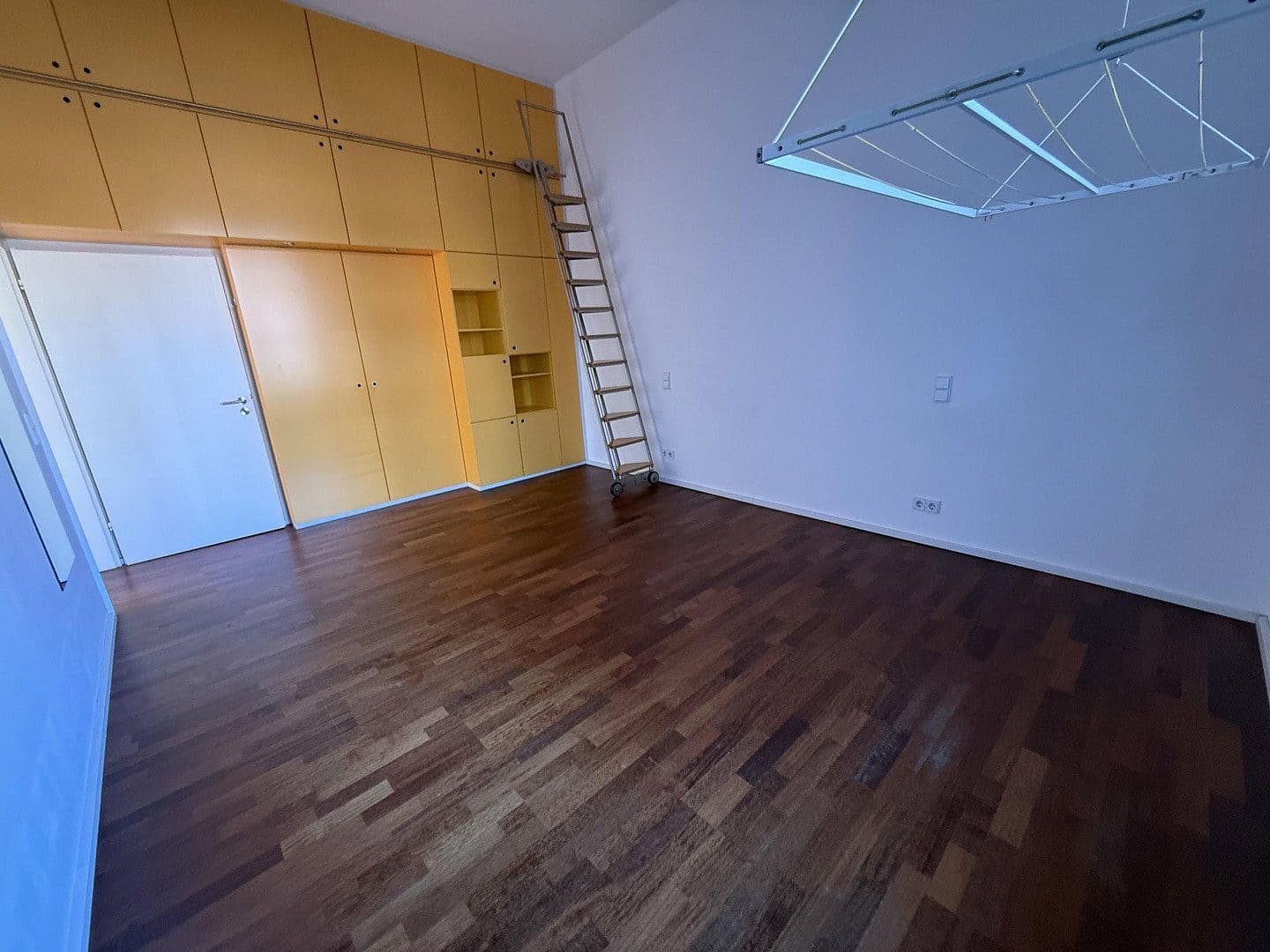 Pronájem bytu 2+kk 95 m², Moltkestraße 127, Köln, Severní Porýní-Vestfálsko Pronájem bytu 2+kk 95 m², Moltkestraße 127, Köln, Severní Porýní-Vestfálsko