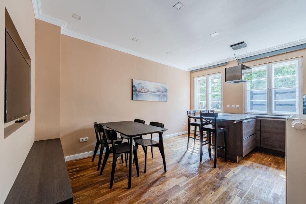 Prodej bytu 3+1 65 m², Pfahlerstraße 6, Berlin, Berlín Prodej bytu 3+1 65 m², Pfahlerstraße 6, Berlin, Berlín