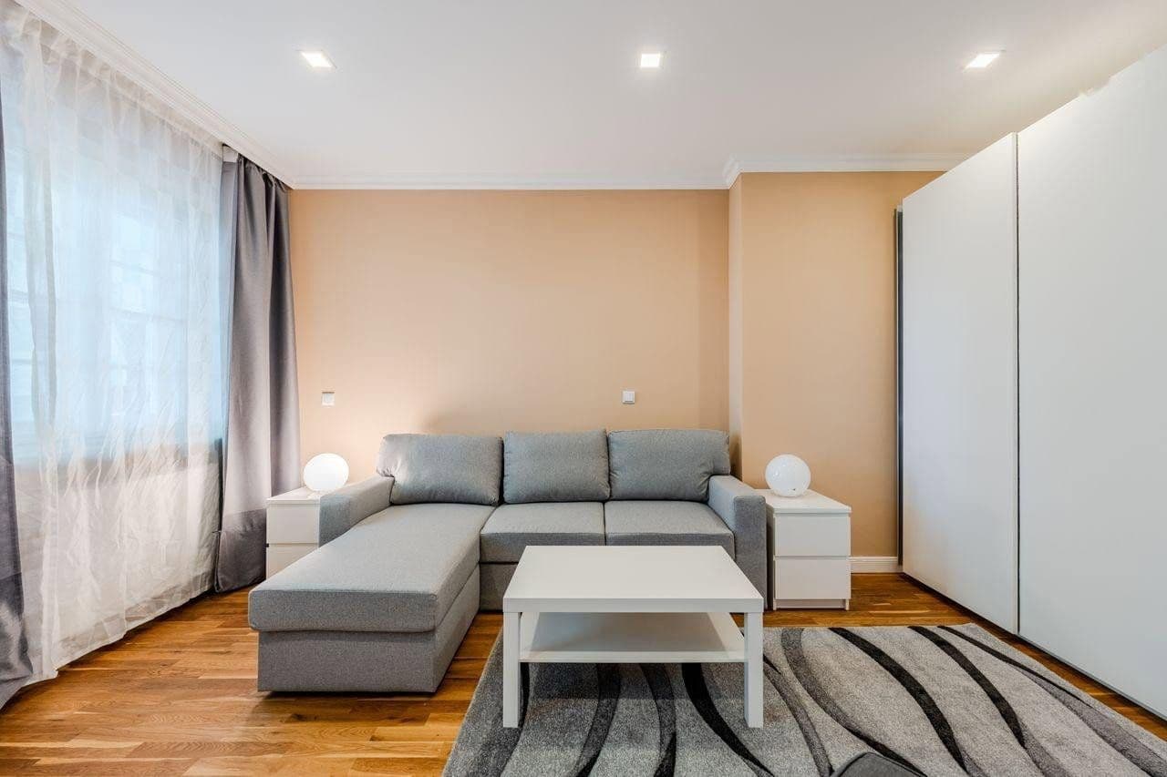 Prodej bytu 3+1 65 m², Pfahlerstraße 6, Berlin, Berlín Prodej bytu 3+1 65 m², Pfahlerstraße 6, Berlin, Berlín