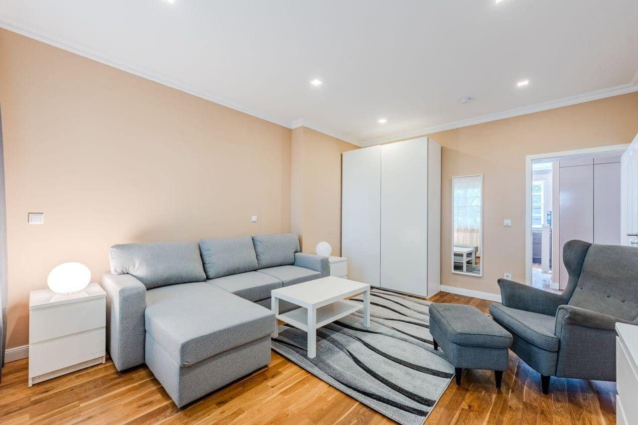 Prodej bytu 3+1 65 m², Pfahlerstraße 6, Berlin, Berlín Prodej bytu 3+1 65 m², Pfahlerstraße 6, Berlin, Berlín