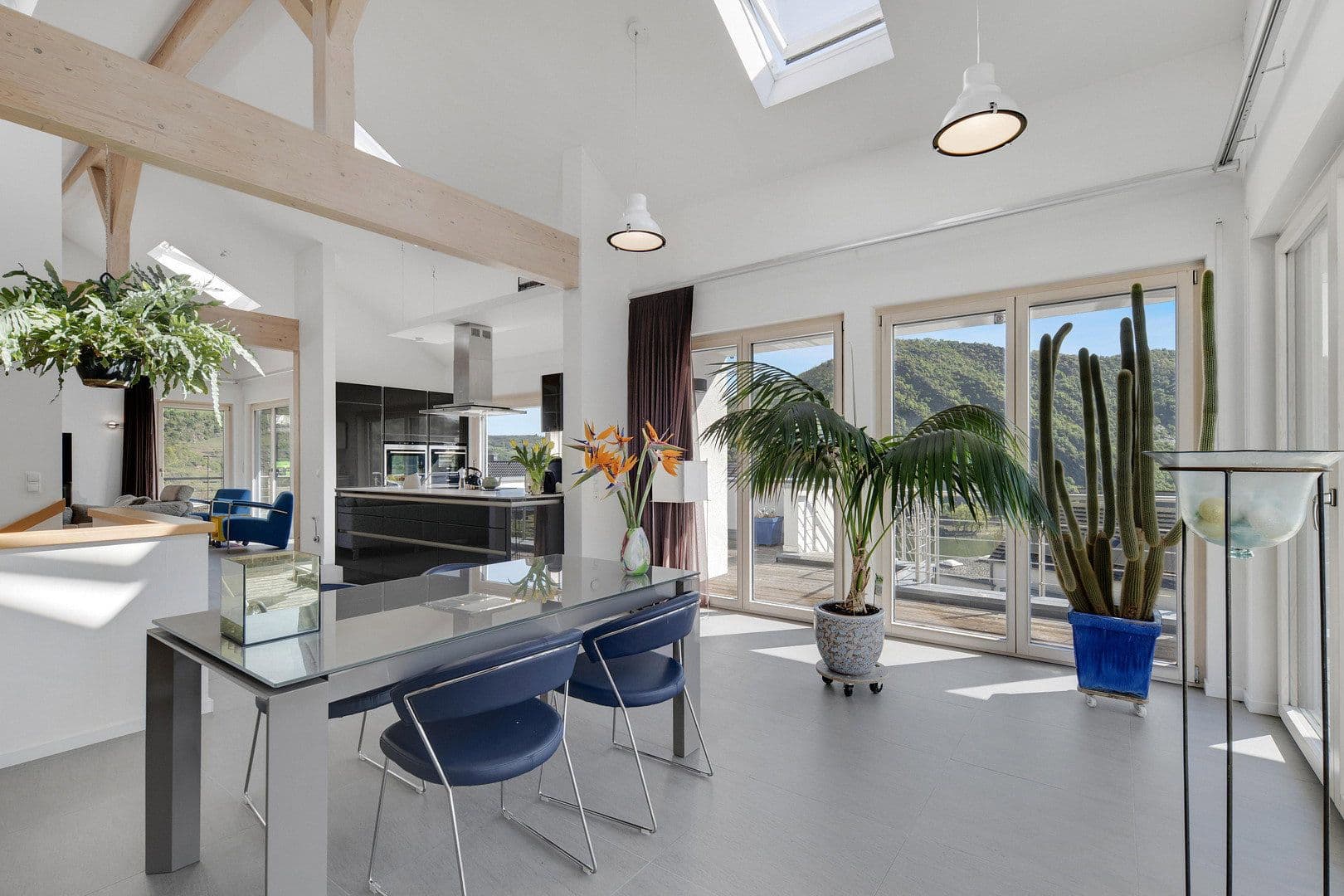 Prodej domu 216 m², pozemek 1.200 m², Oberwesel, Porýní-Falc Prodej domu 216 m², pozemek 1.200 m², Oberwesel, Porýní-Falc