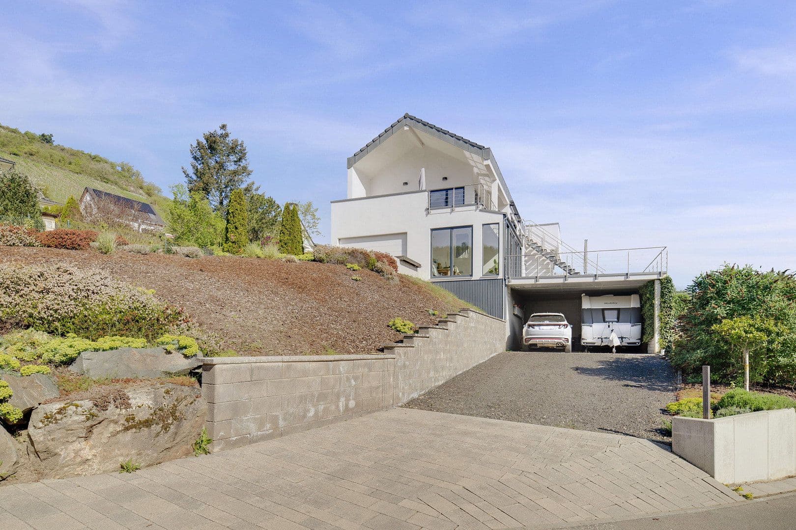 Prodej domu 216 m², pozemek 1.200 m², Oberwesel, Porýní-Falc Prodej domu 216 m², pozemek 1.200 m², Oberwesel, Porýní-Falc