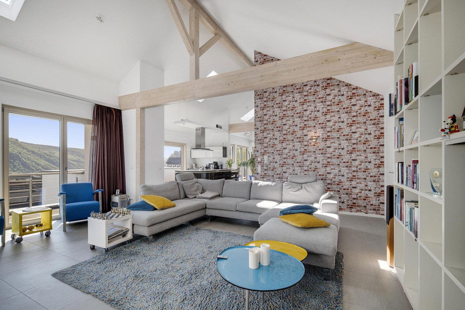 Prodej domu 216 m², pozemek 1.200 m², Oberwesel, Porýní-Falc Prodej domu 216 m², pozemek 1.200 m², Oberwesel, Porýní-Falc